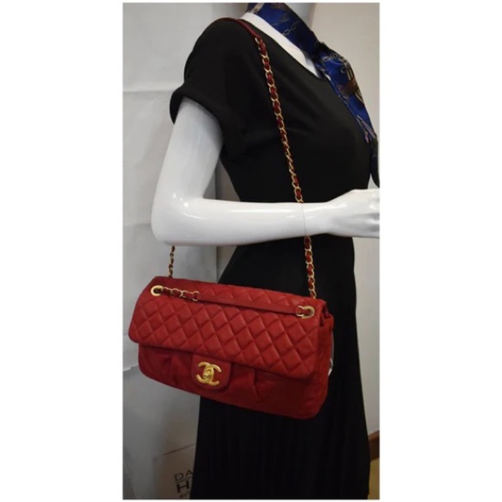 ❌SOLD ❌Authentic Chic Quilt Flap Bag Quilted Iridescent
Calfskin Large